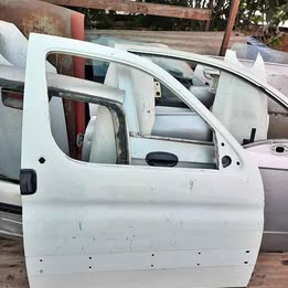 Puerta Peugeot partner año:2007
