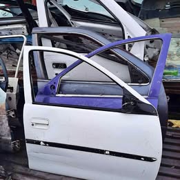 Puerta pelada chevrolet corsa 1.6 año:2005