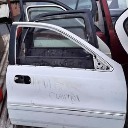 Chapa de puerta hyundai elantra año:1996