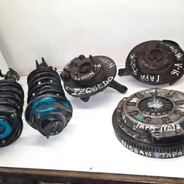 Caliper Nissan v-16 tapa roja año:1994