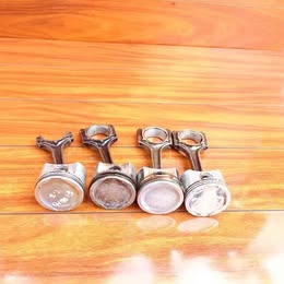 4 pistones con sus bielas Fiat fiorino 1.3 año:2006
