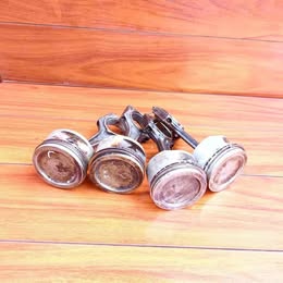 4 pistones con sus bielas Fiat fiorino 1.3 año:2005