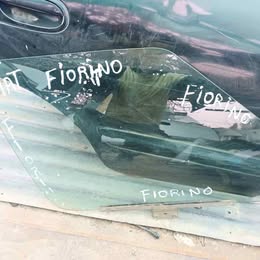 Vidrio copiloto Fiat fiorino año:2008
