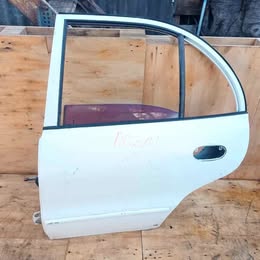 Puerta pelada hyundai accent año:1998