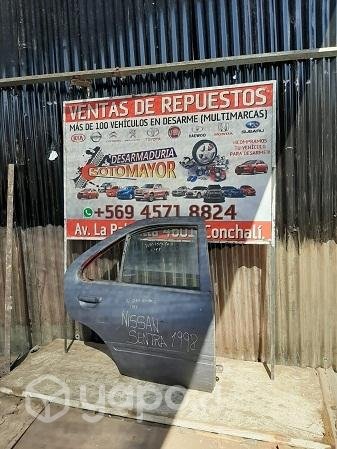 Puerta Trasera Derecha Nissan Sentra1998 Repuestos de automóviles