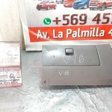 Tapa Guantera Nissan V16 twincam año 2005 RVM