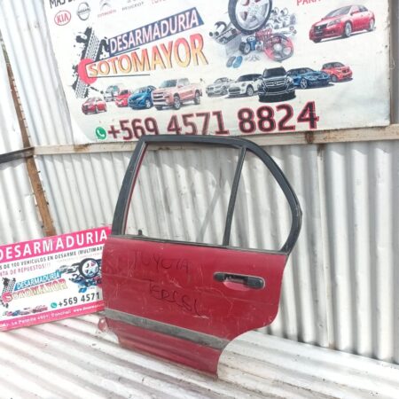 puerta trasera izquierdoerda toyota tercel 1995