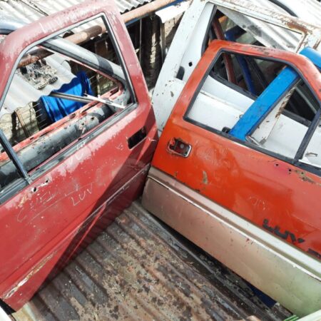 puerta delantera chevrolet luv 2.3 año:1994