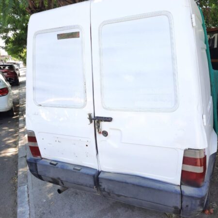 puerta trasera Fiat fiorino año:2013